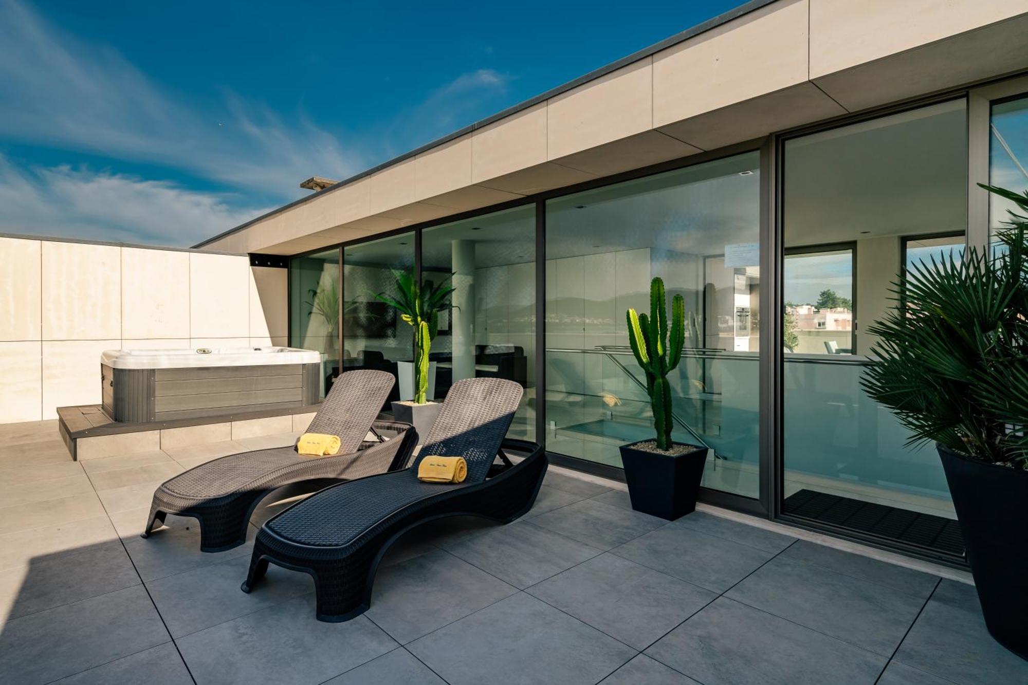 River Town View - Luxury Apartment With Jacuzzi On Terrace Viana do Castelo Exterior photo