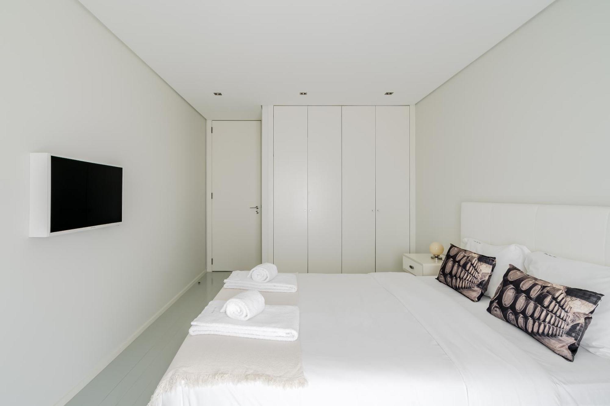 River Town View - Luxury Apartment With Jacuzzi On Terrace Viana do Castelo Exterior photo