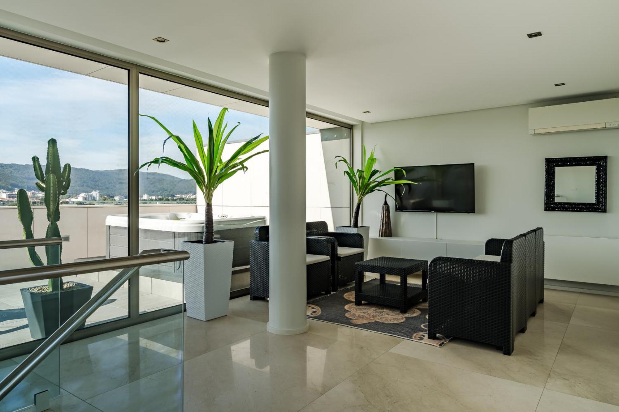 River Town View - Luxury Apartment With Jacuzzi On Terrace Viana do Castelo Exterior photo